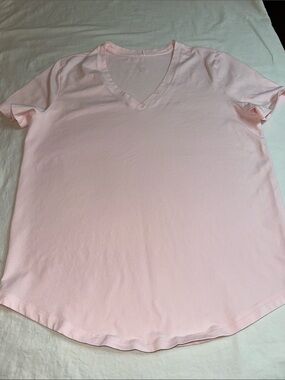 Lululemon V-neck T-shirt Size M
